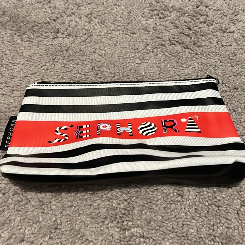Assorted Cosmetic Bags/Pouches - Picture 5 of 13